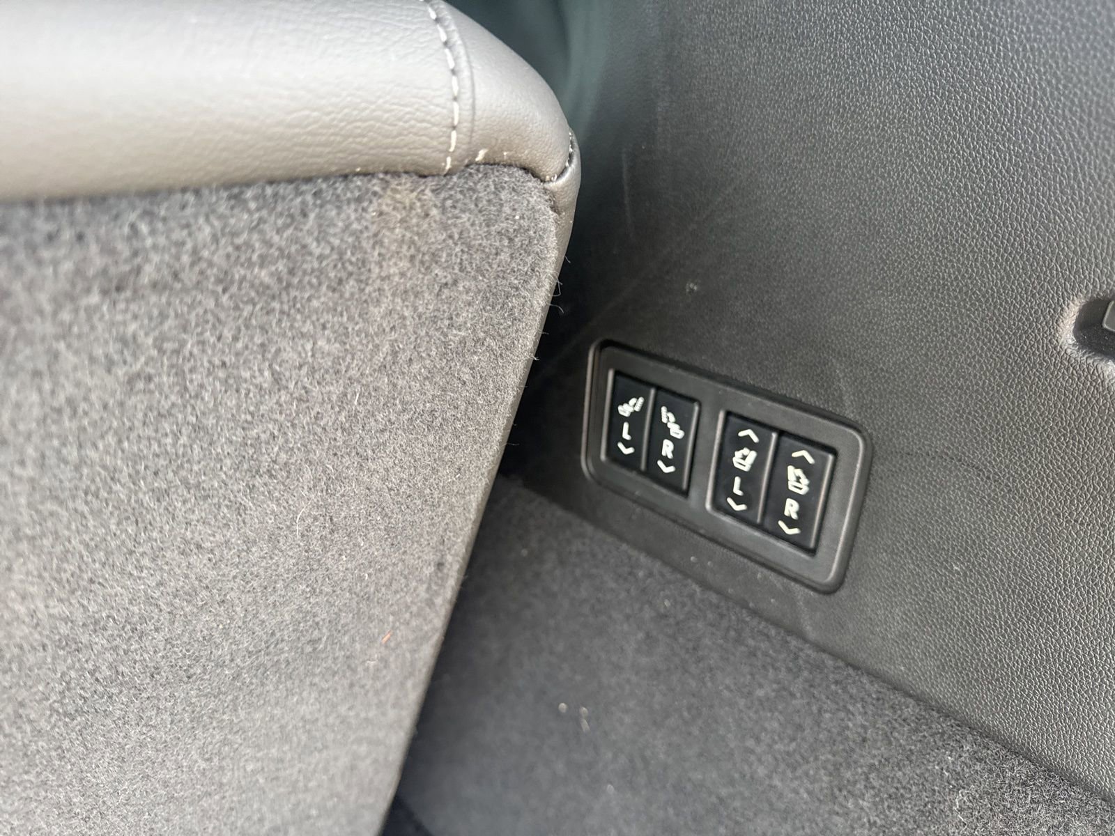 Used 2023 Cadillac XT6 Premium Luxury image 21