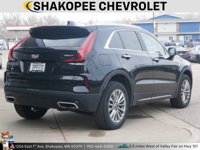 Used 2024 Cadillac XT4 Premium Luxury image 3