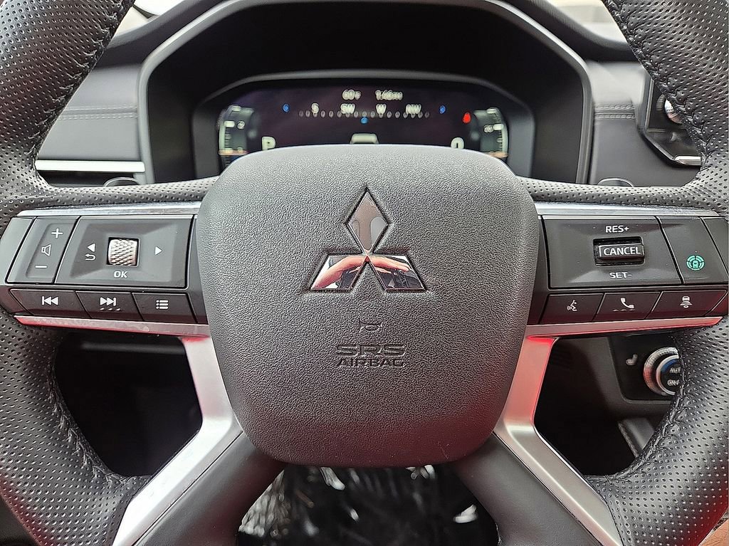 Used 2024 Mitsubishi Outlander SE AWD/4WD image 30