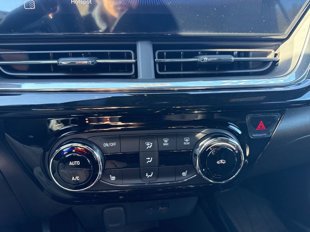 New 2026 Chevrolet Trax RS w/ Sunroof Package image 18