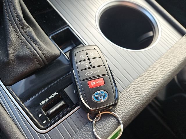 Used 2023 Toyota Sienna XSE w/ XSE Plus Package image 50