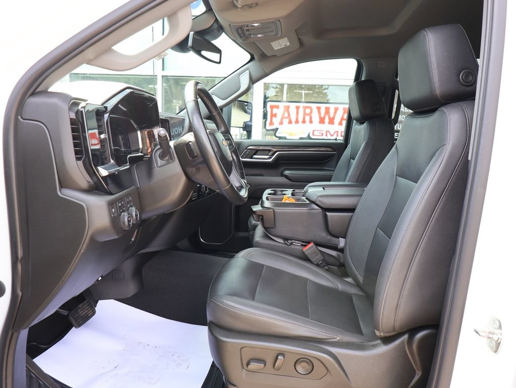 Certified 2024 Chevrolet Silverado 2500 LTZ AWD/4WD image 15