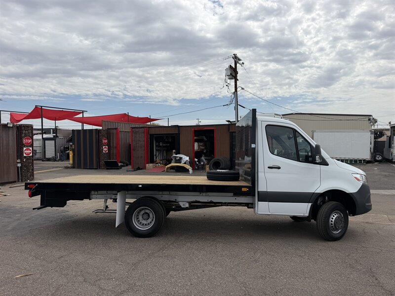 Used 2023 Mercedes-Benz Sprinter 3500 image 2