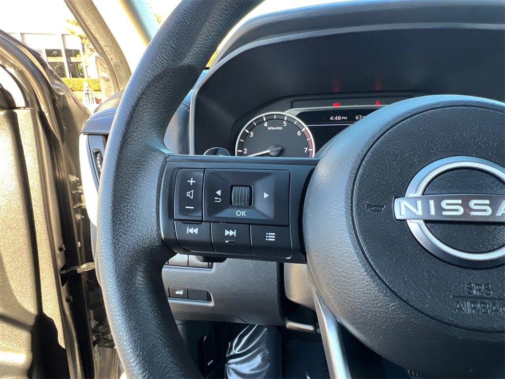 Used 2024 Nissan Rogue SV image 26