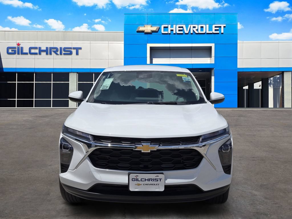 New 2026 Chevrolet Trax LS w/ LS Convenience Package FWD image 2