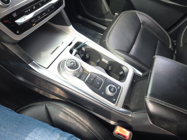 Used 2020 Ford Explorer XLT w/ Equipment Group 202A AWD/4WD image 21