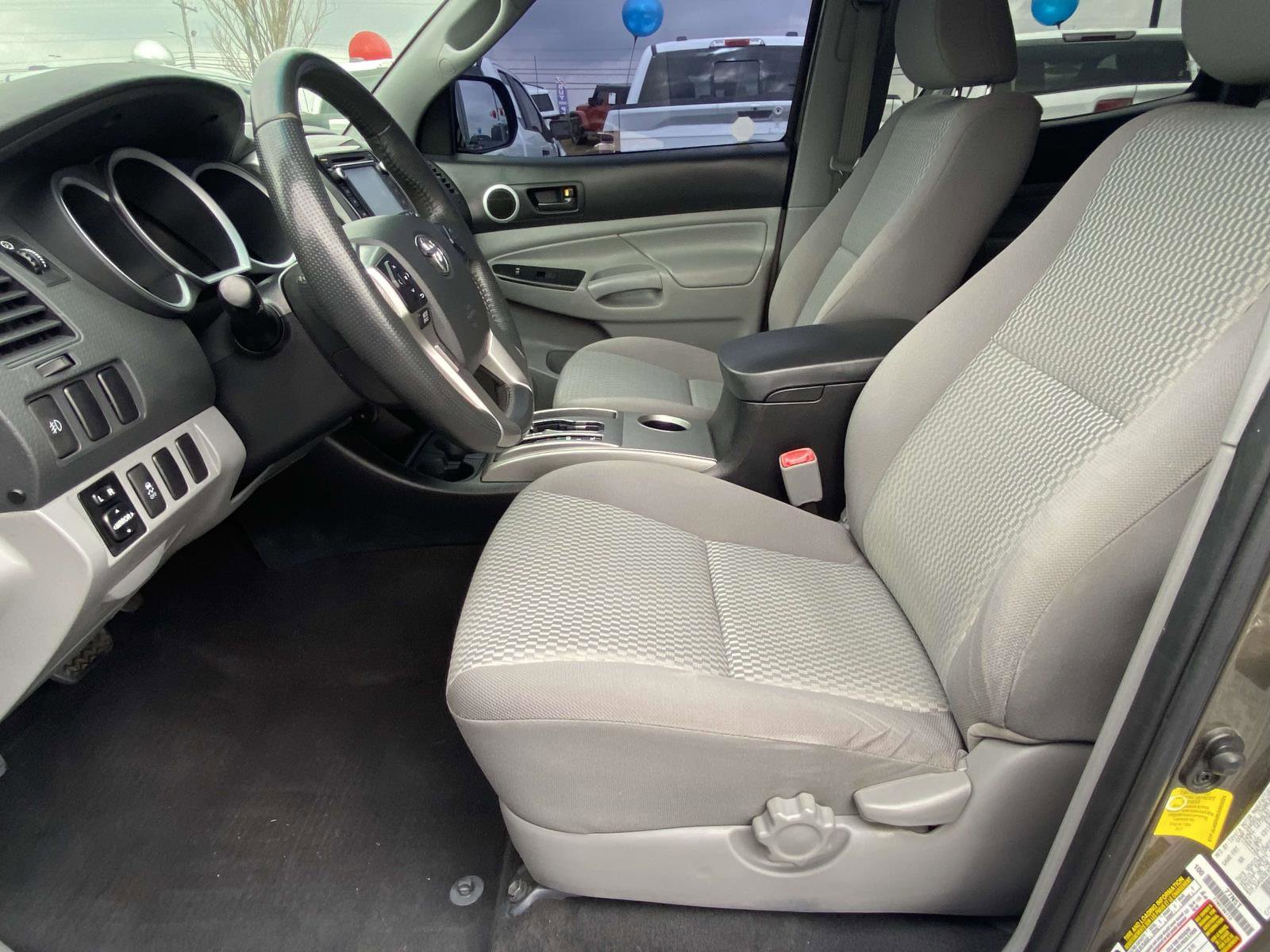 Used 2014 Toyota Tacoma PreRunner image 14