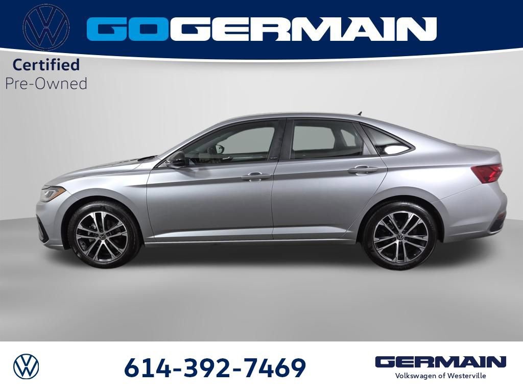 Used 2025 Volkswagen Jetta Sport image 11
