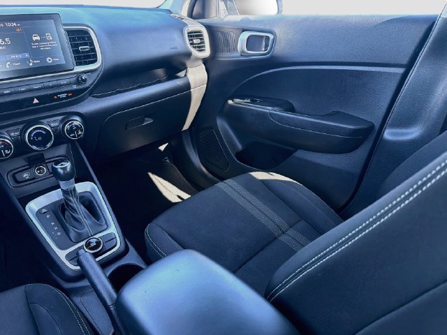 Used 2023 Hyundai Venue SEL FWD image 22