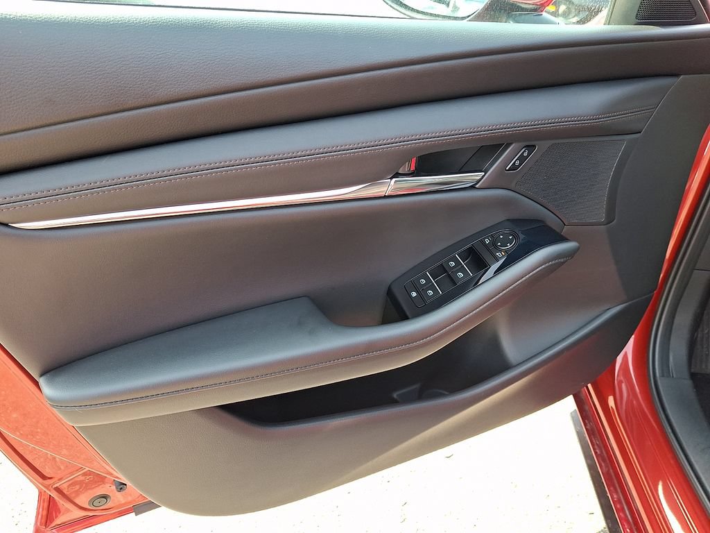 Used 2023 MAZDA MAZDA3 s FWD image 14
