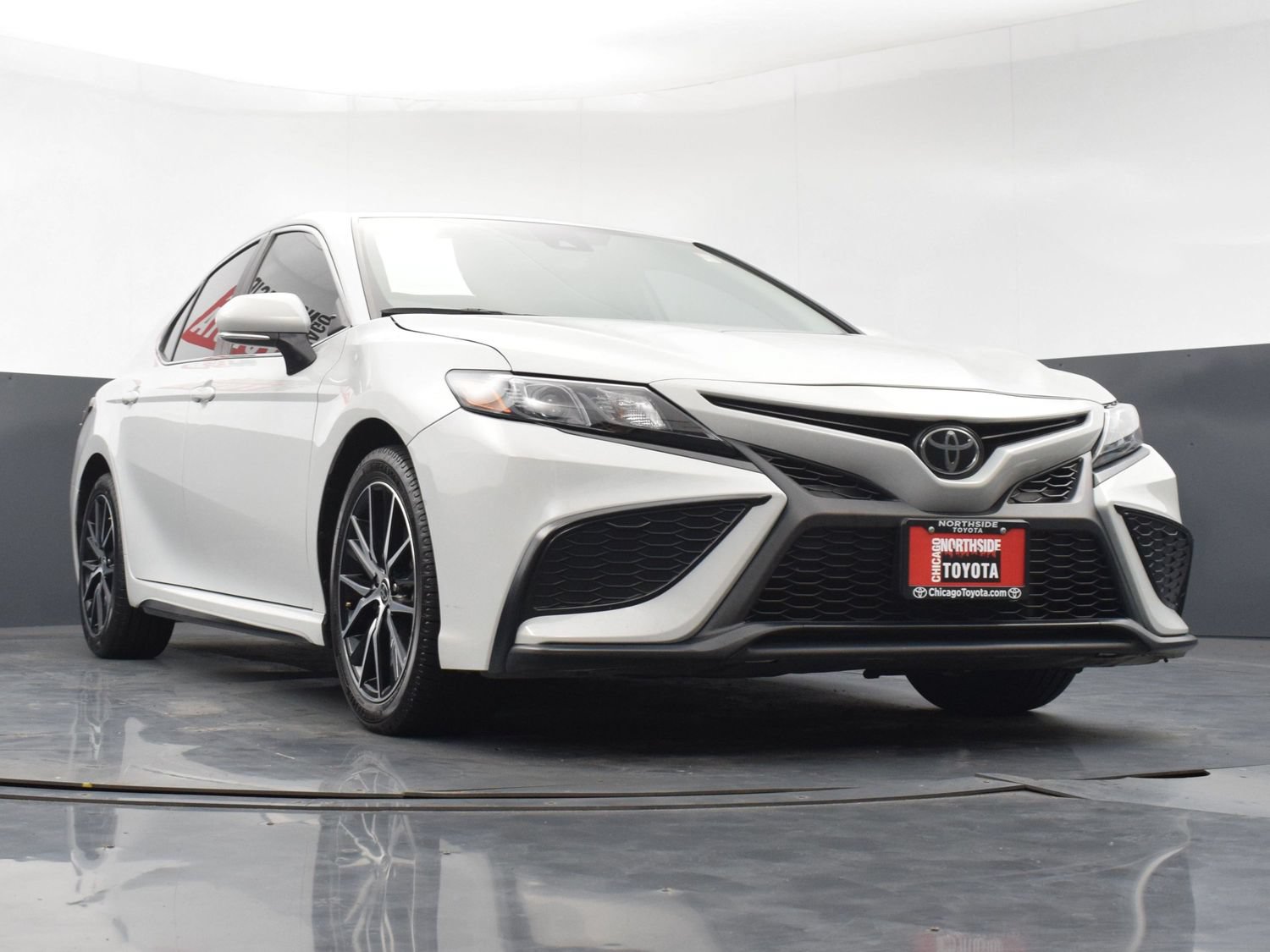 Used 2024 Toyota Camry SE FWD image 29