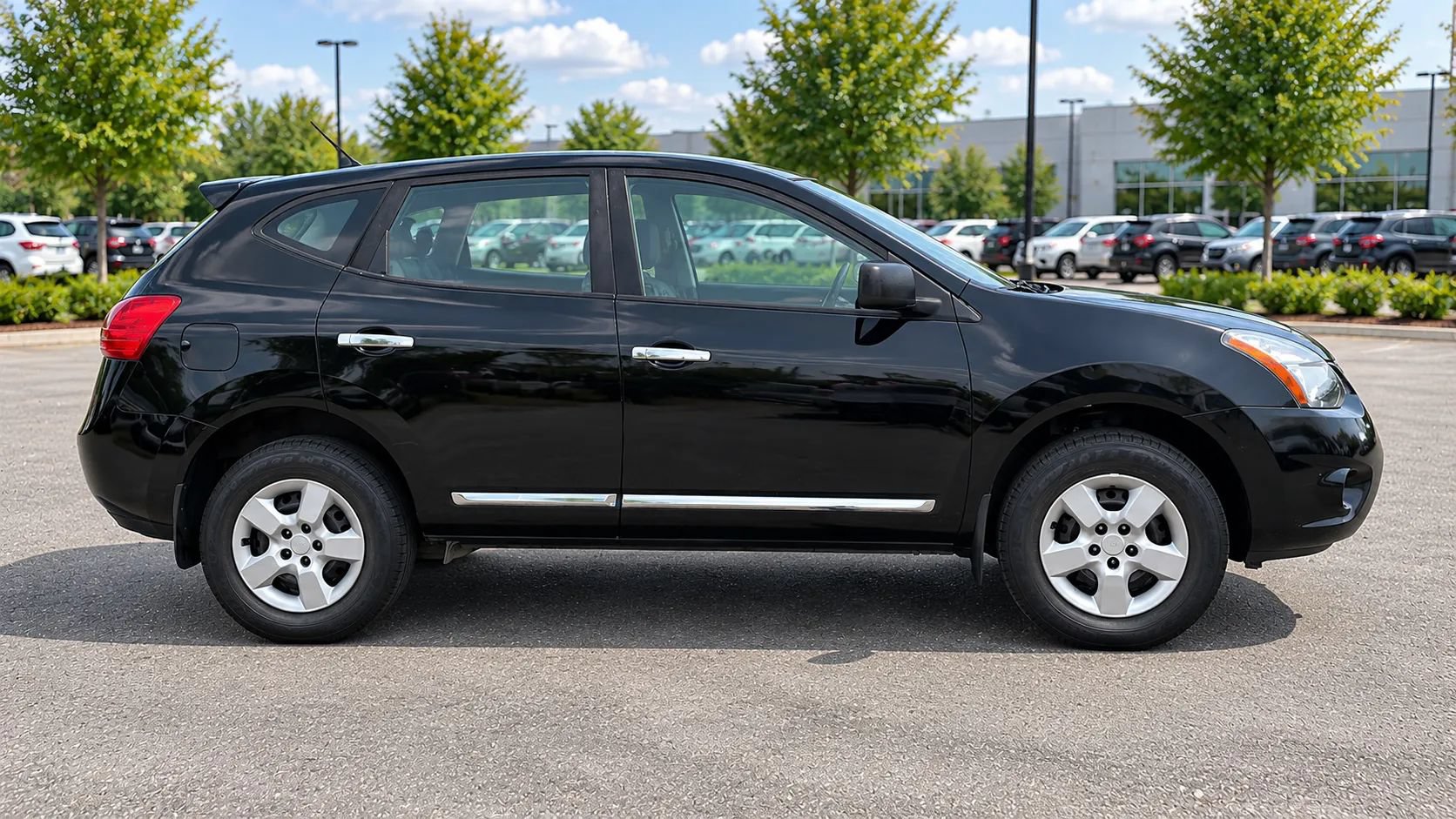 Used 2015 Nissan Rogue S AWD/4WD image 4