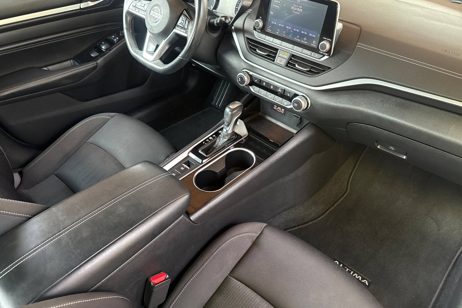 Used 2021 Nissan Altima 2.5 SV w/ SV Premium Package FWD image 19