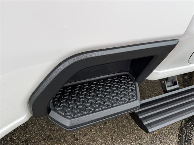 Used 2022 Chevrolet Silverado 3500 High Country image 32