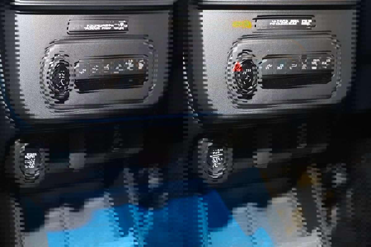 Used 2025 Ford Maverick XLT w/ 4K Tow Package image 25