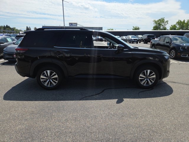 Used 2026 Nissan Pathfinder SL AWD/4WD image 4