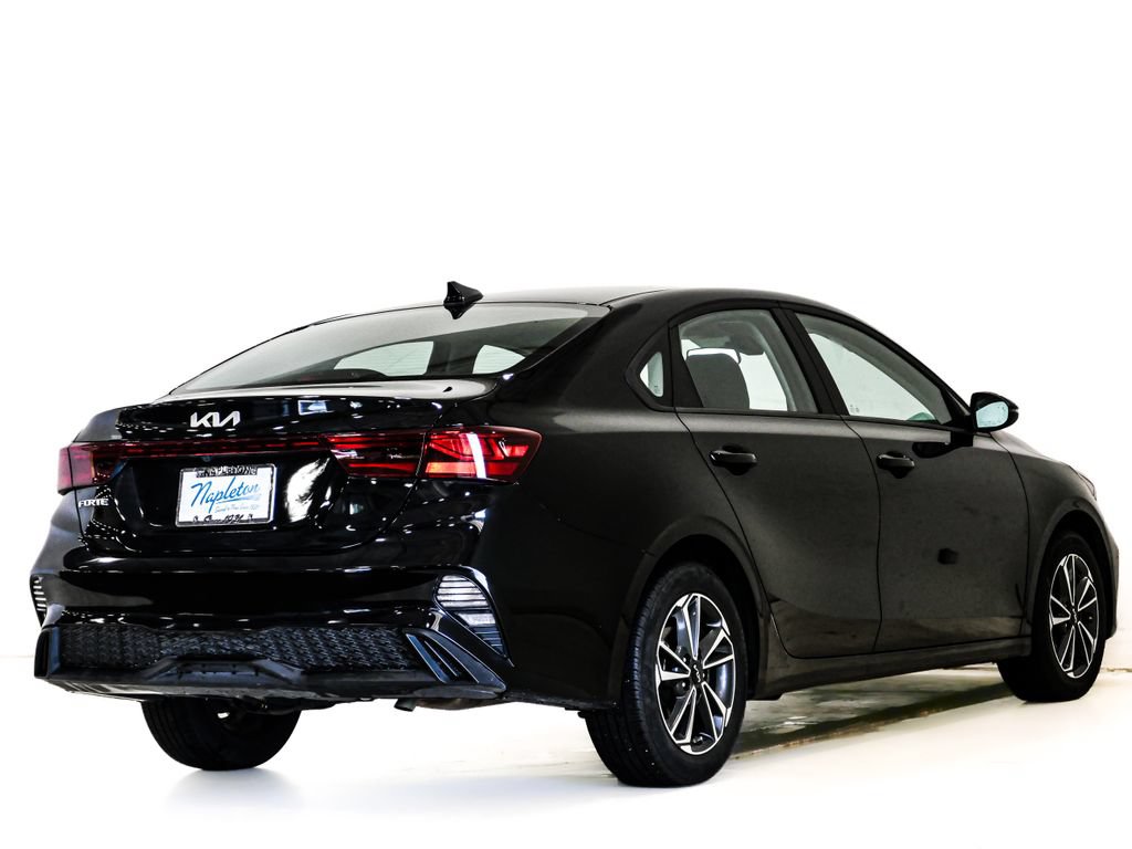 Used 2024 Kia Forte LXS w/ LXS Technology Package FWD image 6