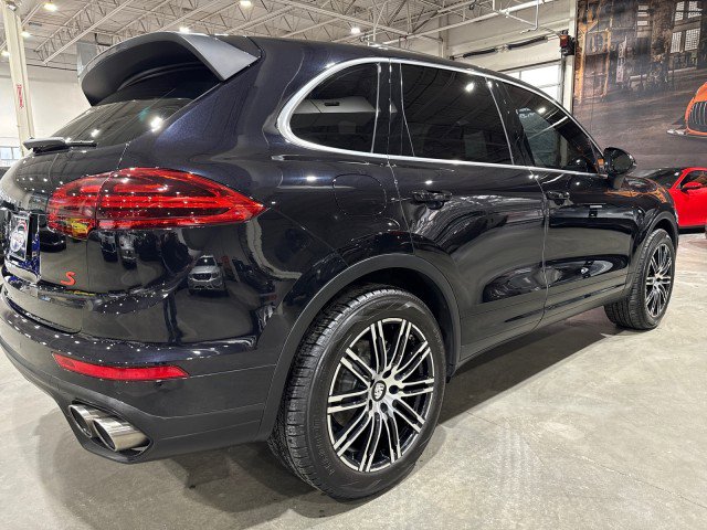 Used 2015 Porsche Cayenne S image 37