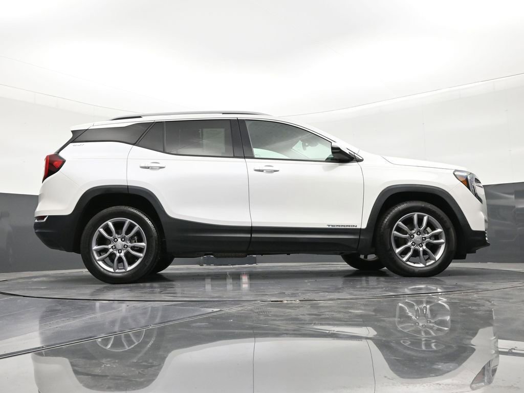 Used 2022 GMC Terrain SLT image 25