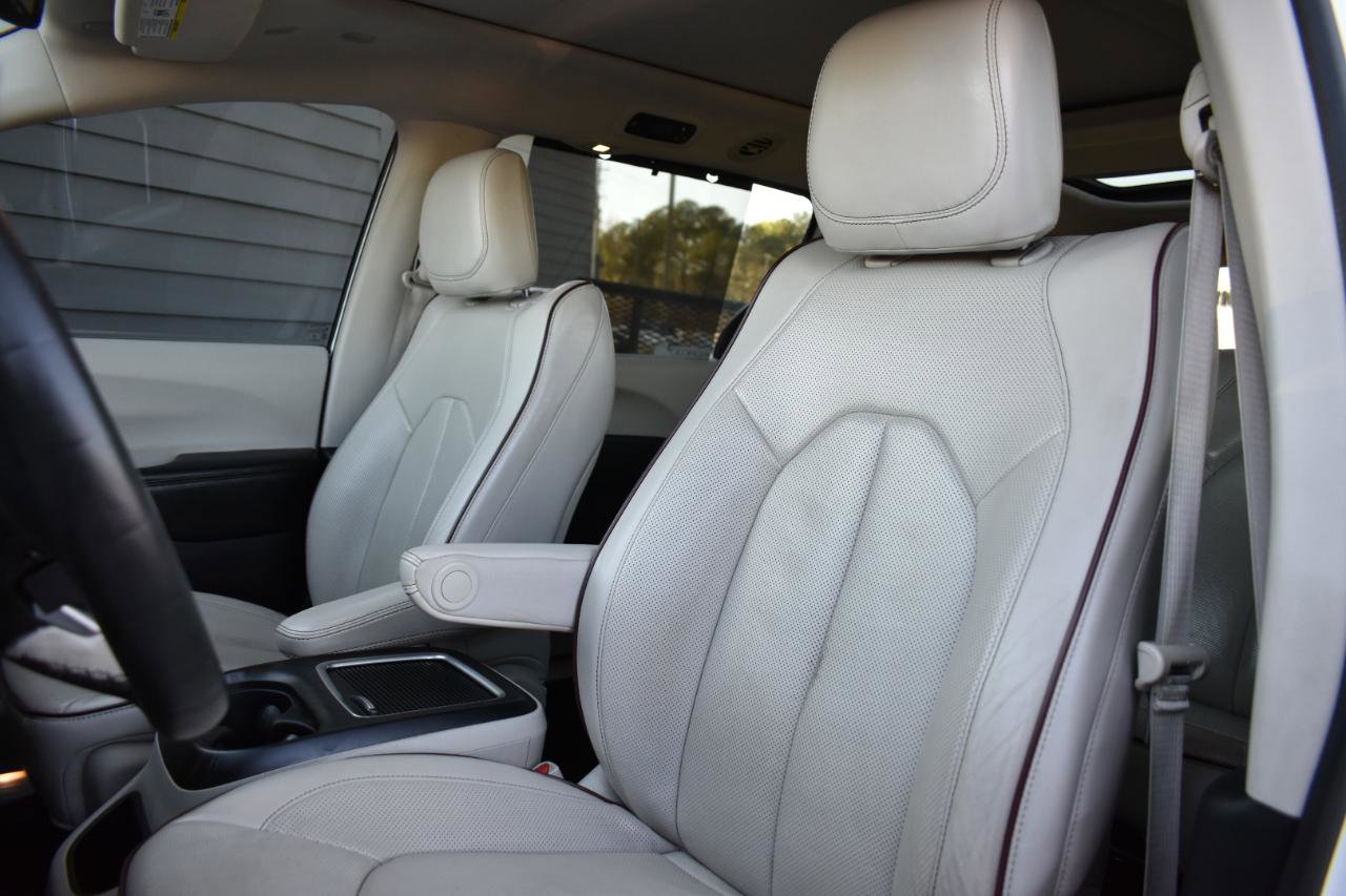 Used 2020 Chrysler Pacifica Limited image 24