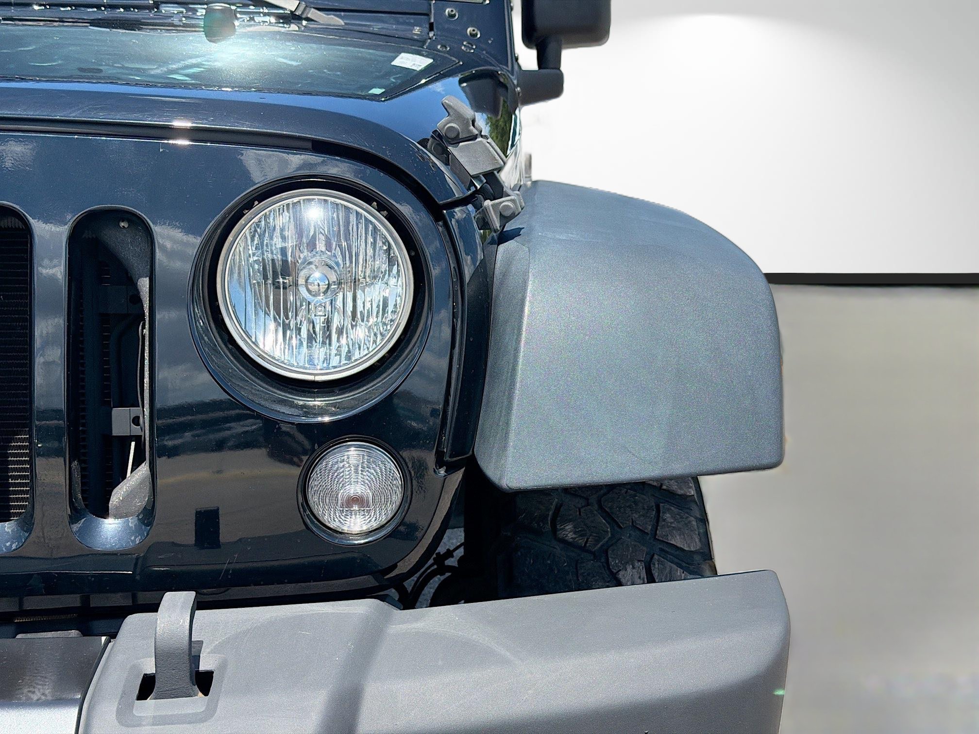 Used 2017 Jeep Wrangler Sport w/ Connectivity Group AWD/4WD image 9