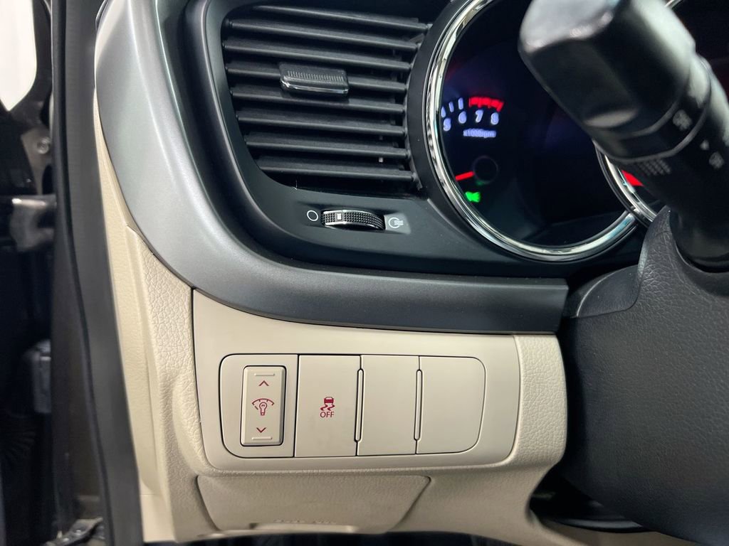 Used 2012 Kia Optima LX w/ Convenience Pkg image 17