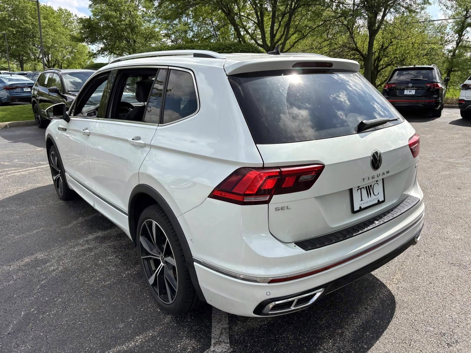 Used 2024 Volkswagen Tiguan SEL R-Line AWD/4WD image 7