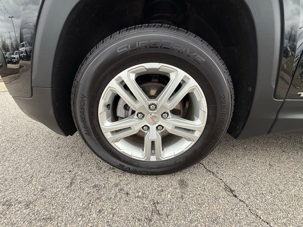 Used 2024 GMC Terrain SLE image 30