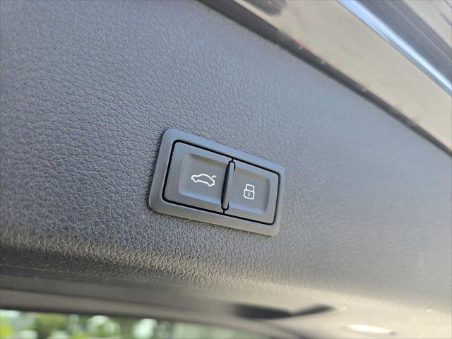 Used 2024 Audi Q8 e-tron Prestige w/ Prestige Package image 18