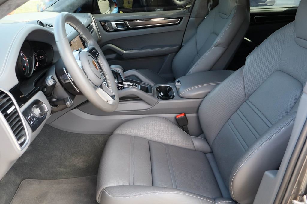 Used 2023 Porsche Cayenne GTS image 20