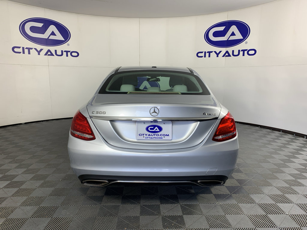 Used 2017 Mercedes-Benz C 300 4MATIC Sedan image 4