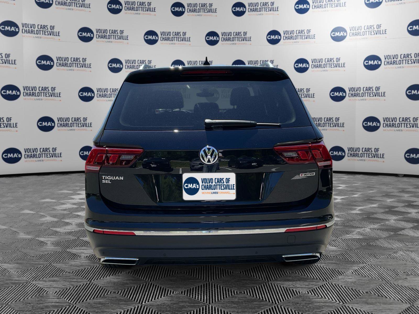 Used 2020 Volkswagen Tiguan SEL AWD/4WD image 4