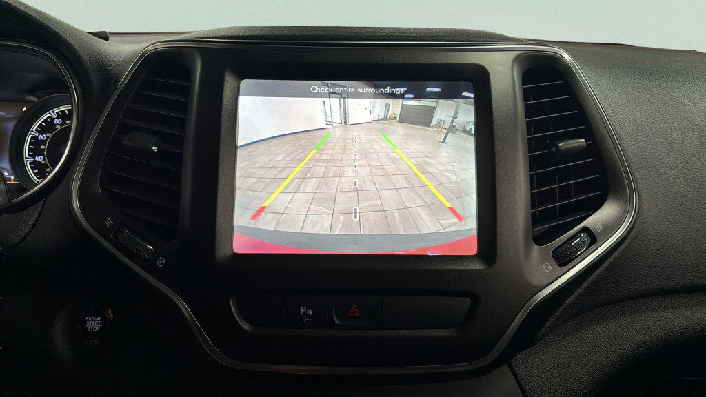 Used 2019 Jeep Cherokee Trailhawk AWD/4WD image 25
