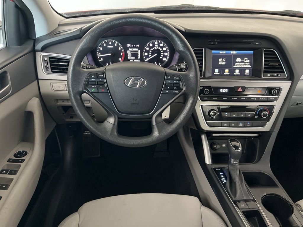 Used 2017 Hyundai Sonata SE w/ Cargo Package FWD image 31