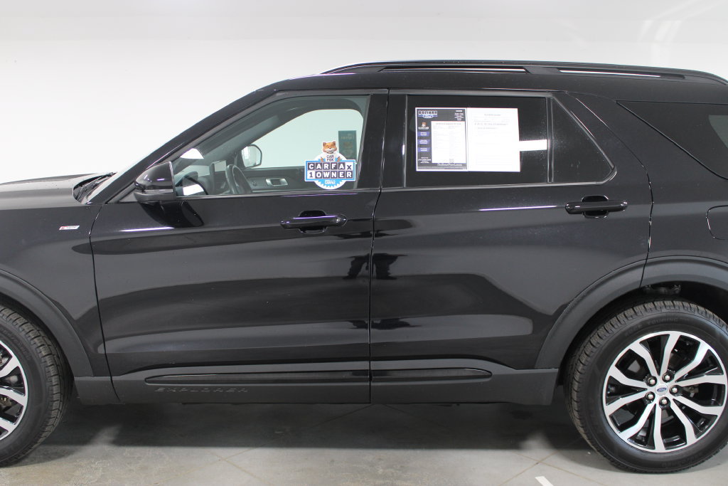Used 2025 Ford Explorer ST-Line AWD/4WD image 5