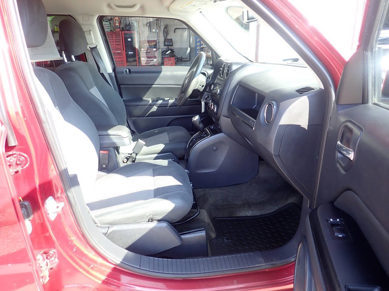 Used 2016 Jeep Patriot Sport w/ Power Value Group AWD/4WD image 20