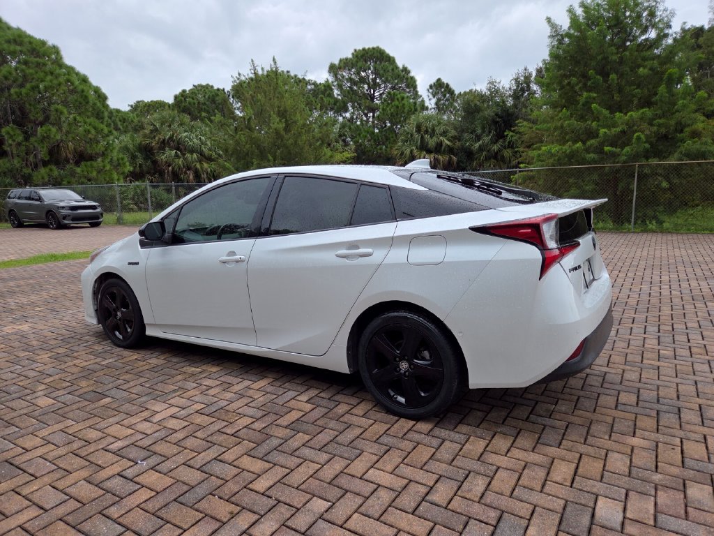 Used 2021 Toyota Prius FWD image 9