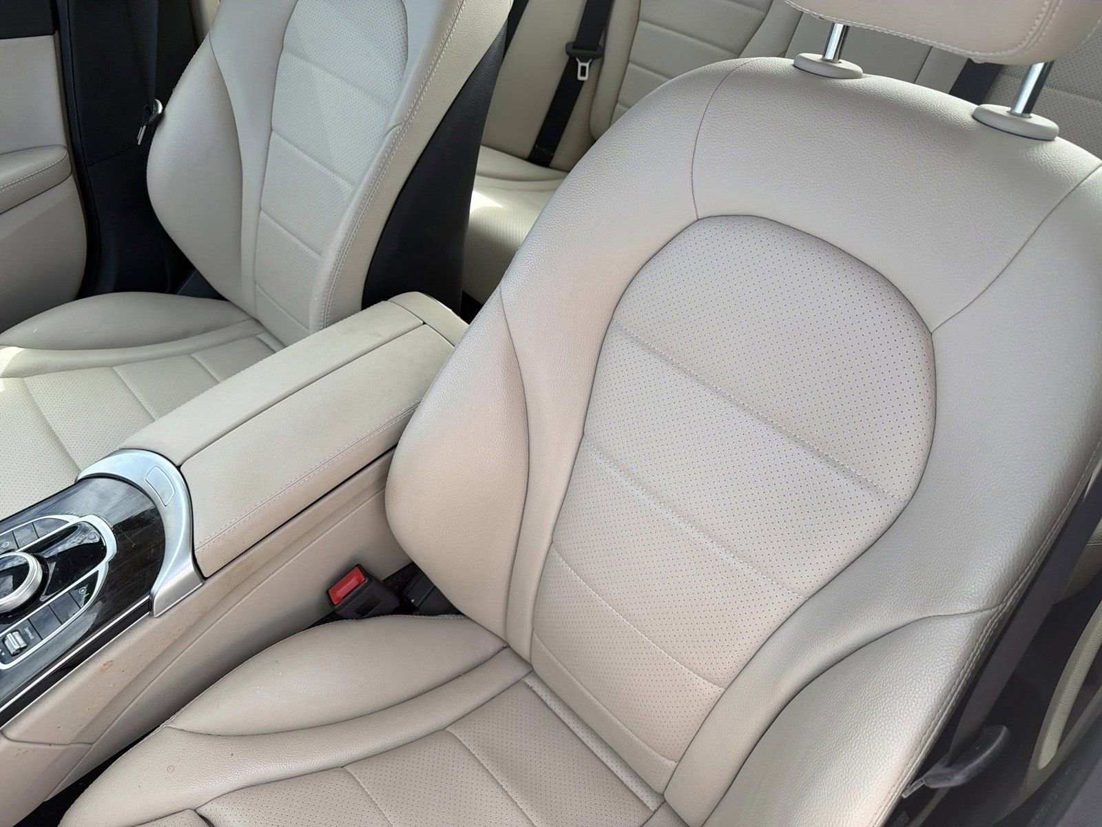 Used 2018 Mercedes-Benz C 300 Sedan image 20