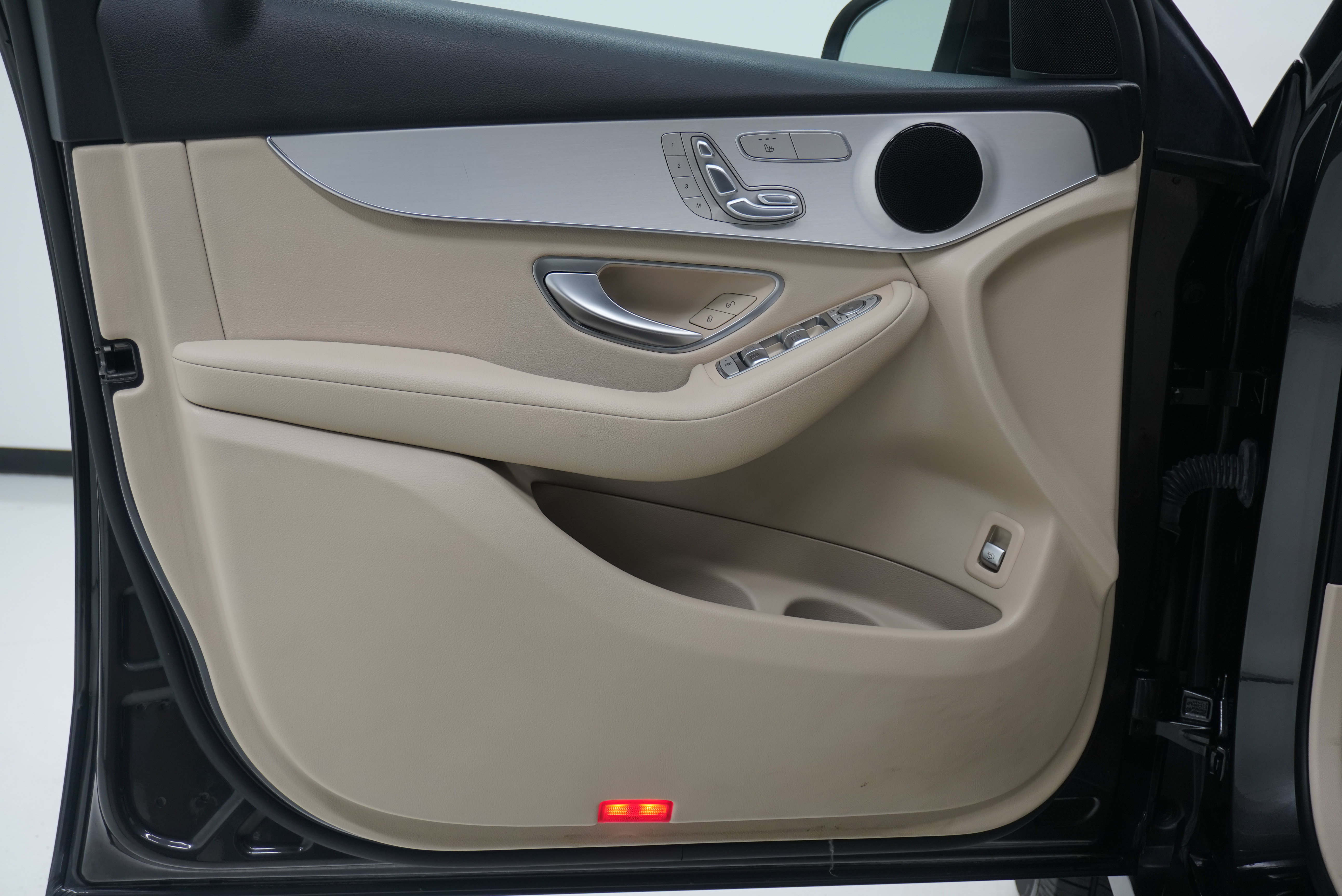 Used 2022 Mercedes-Benz GLC 300 image 14