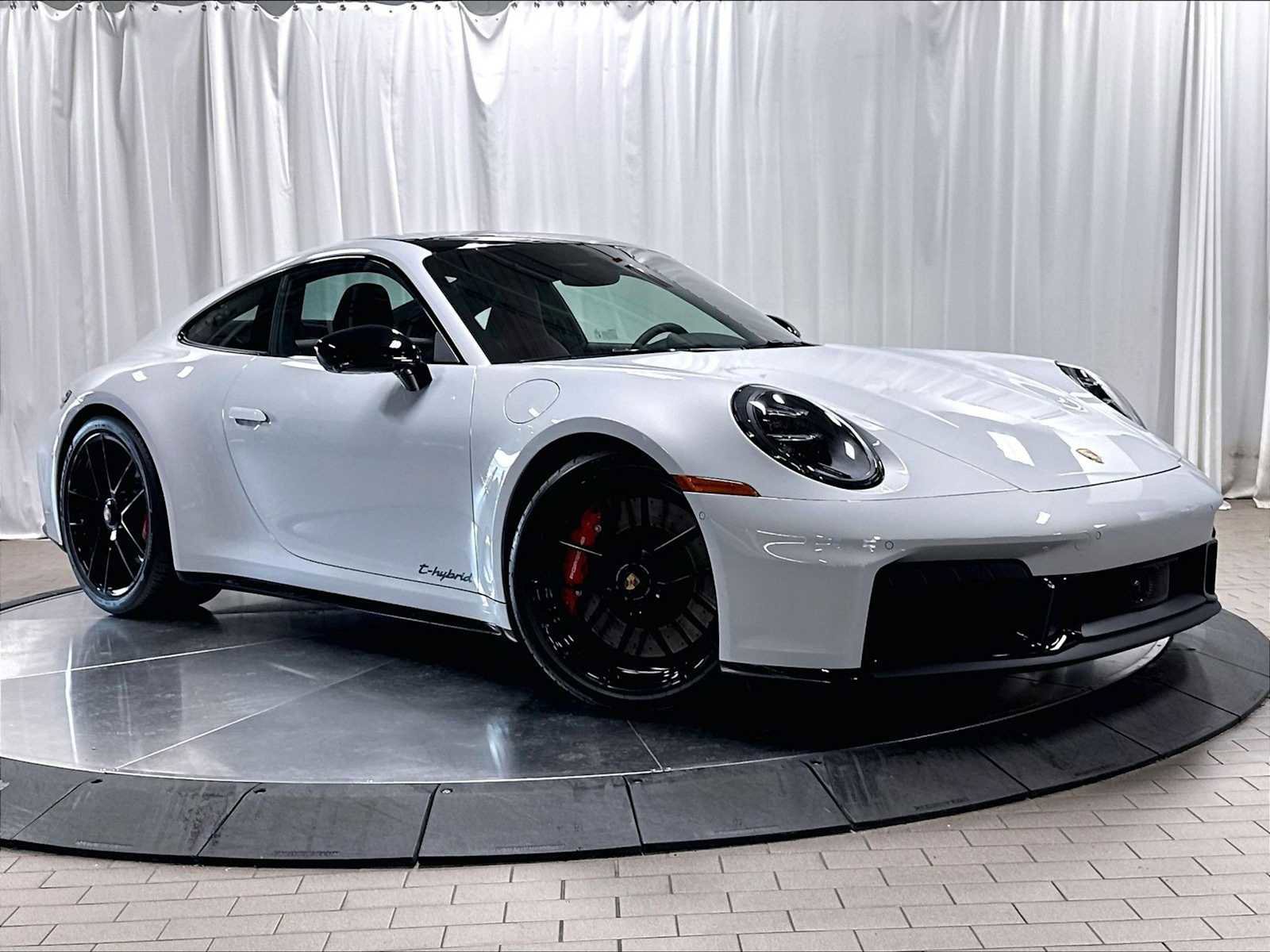 Used 2026 Porsche 911 Carrera GTS RWD image 11