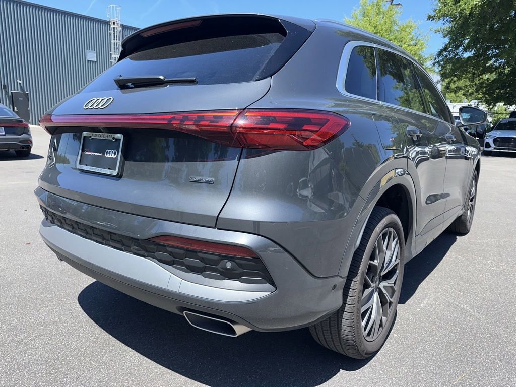 Used 2025 Audi Q5 Premium Plus w/ Premium Plus AWD/4WD image 4