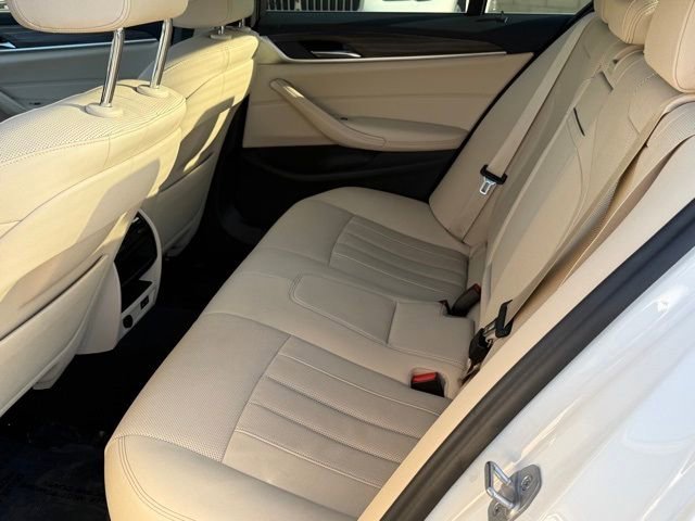 Certified 2023 BMW 530e w/ Convenience Package image 31