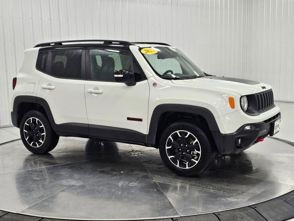 Used 2023 Jeep Renegade Trailhawk image 7