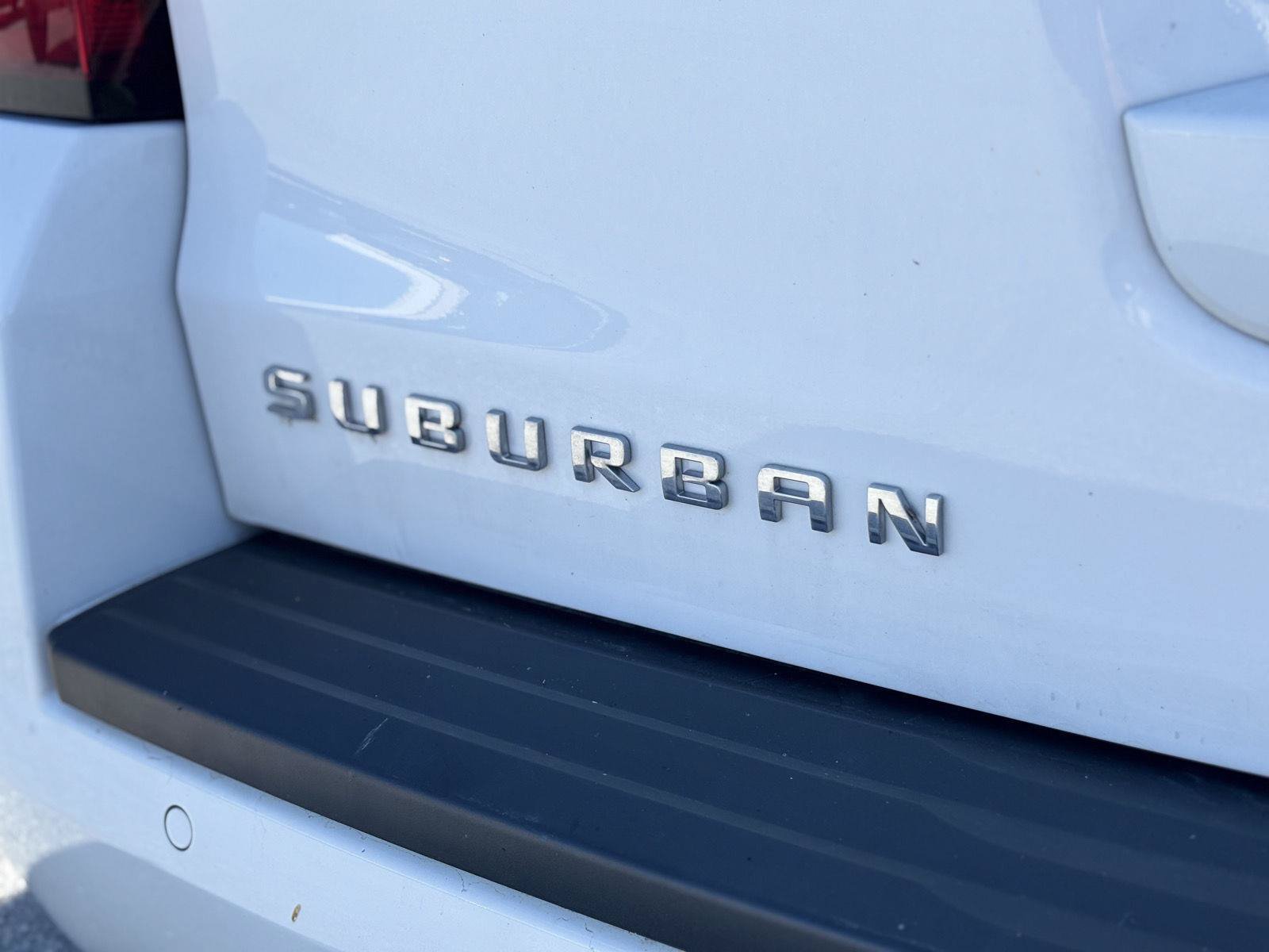 Used 2020 Chevrolet Suburban LT AWD/4WD image 8