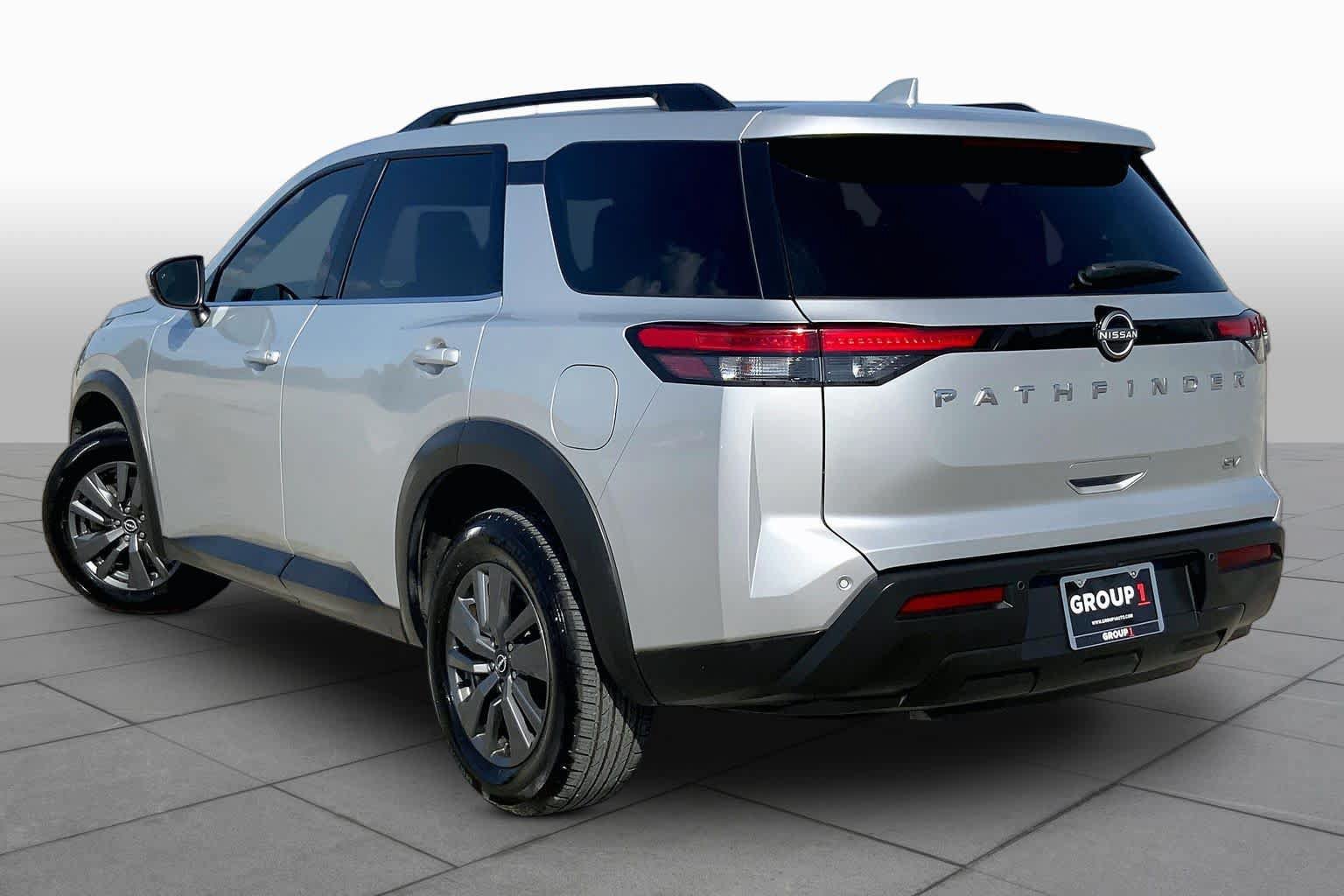 Used 2023 Nissan Pathfinder SV FWD image 12