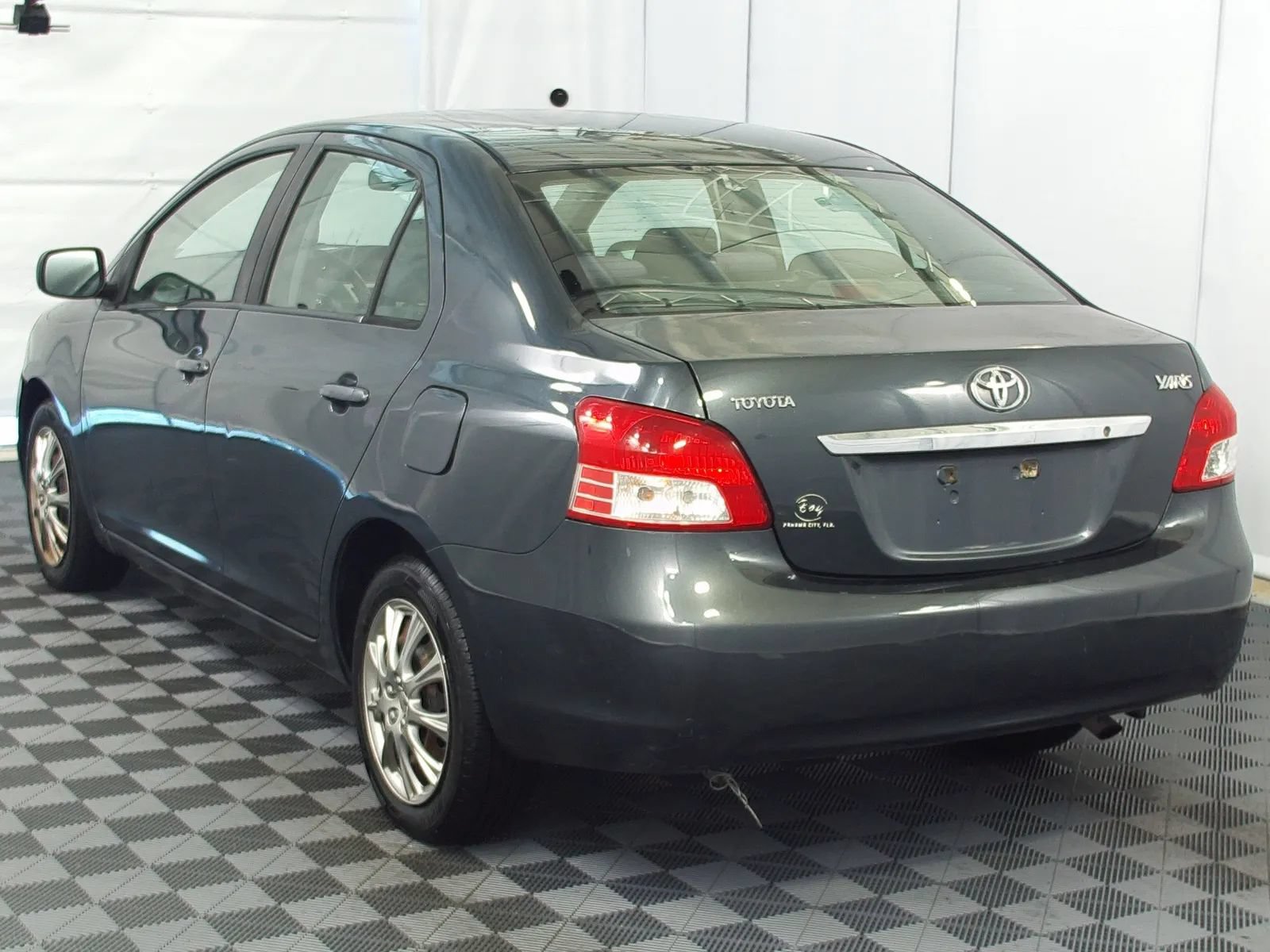 Used 2007 Toyota Yaris Sedan FWD image 2