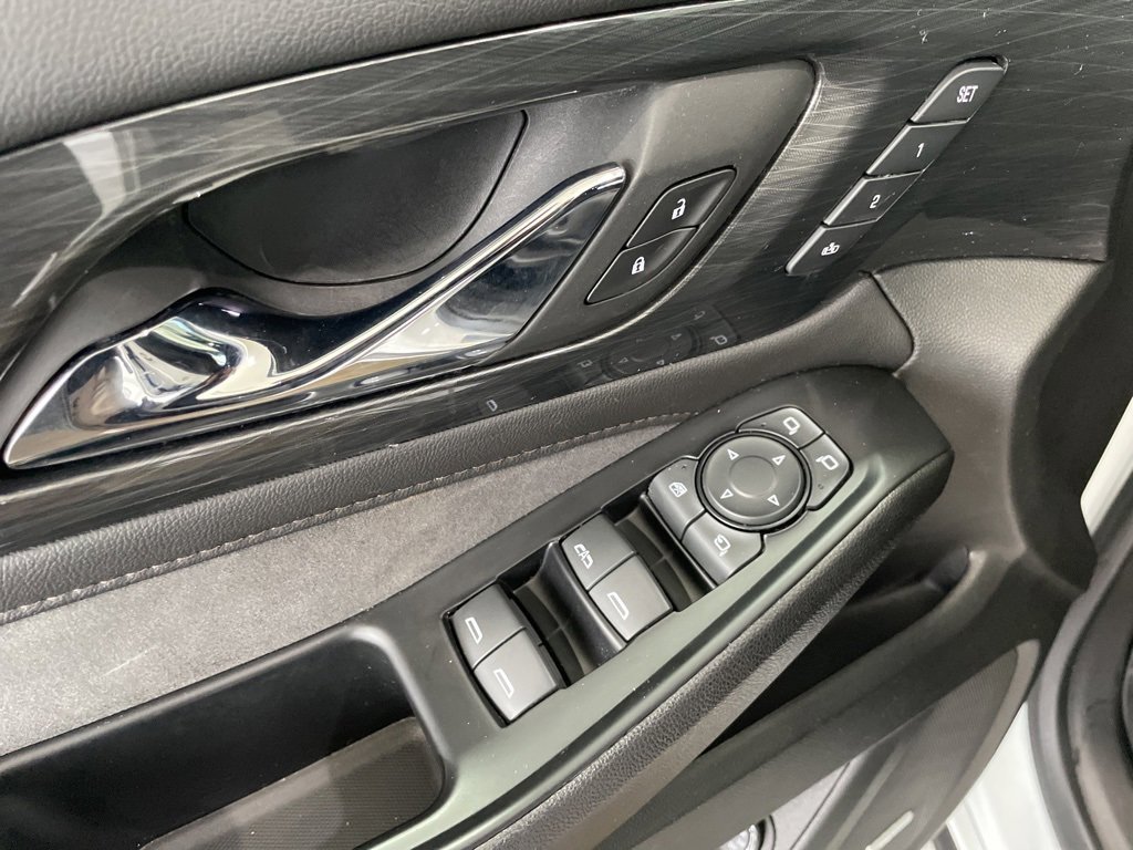 Used 2023 Chevrolet Traverse High Country image 17