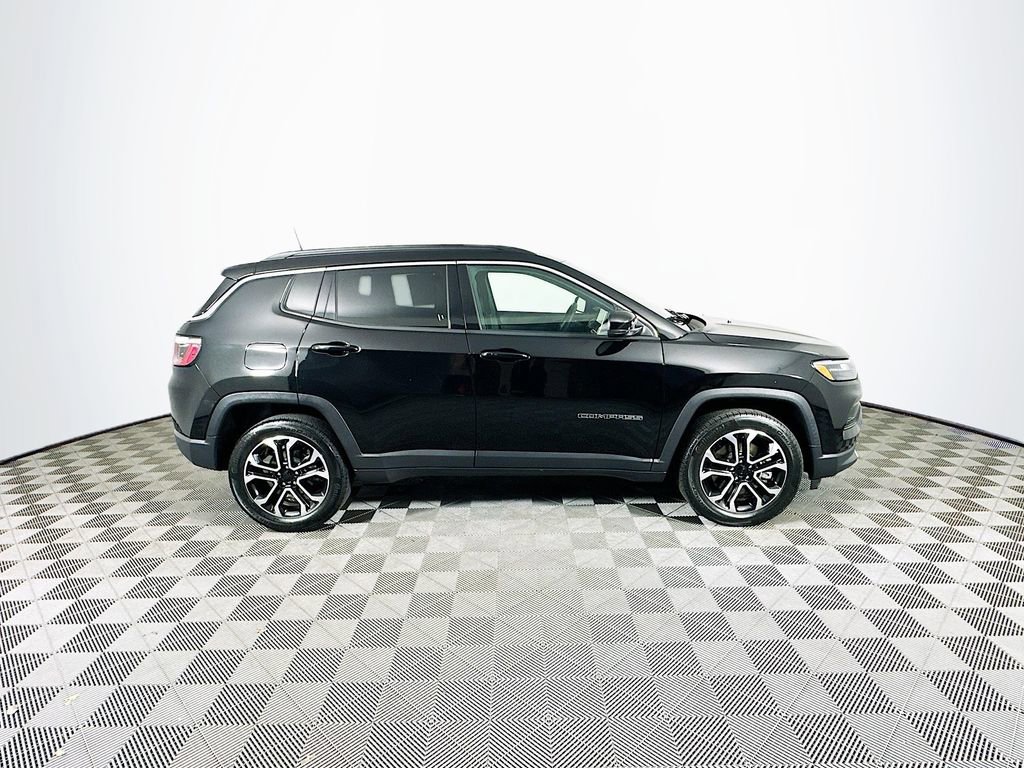 Used 2024 Jeep Compass Limited image 13