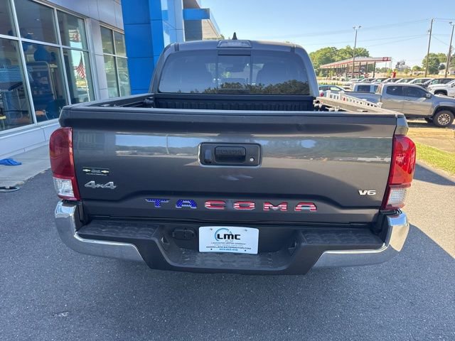 Used 2022 Toyota Tacoma SR5 AWD/4WD image 5