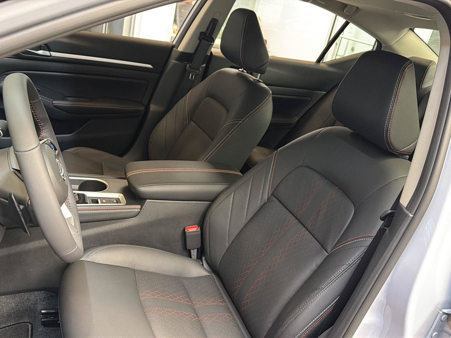 New 2026 Nissan Altima 2.5 SR w/ SR Premium Package FWD image 4